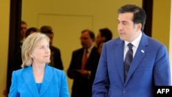 Hillary Clinton cu Președintele Saakashvili astăzi la Tbilisi
