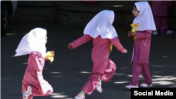 School students wearing the compulsory hijab