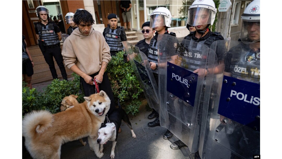 Policija na ulicama Istanbula 25. juna 2023.