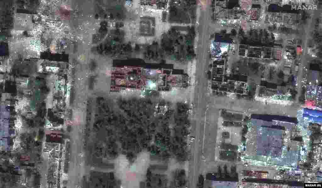 In a satellite image from May 15, 2023, the Bakhmut Theatre and the surrounding area can be seen in ruins. "The last few days have shown that we can move forward and destroy the enemy even in such extremely difficult conditions," Syrskiy said. "The operation to defend Bakhmut continues. All necessary decisions for the defense have been made."