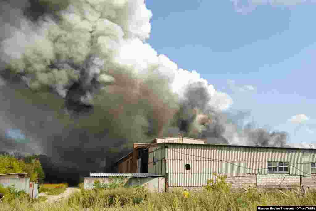 Smoke rises from a fire in a battery production workshop in Voskresensk, near Moscow, on August 3. No casualties were reported in the blaze. 