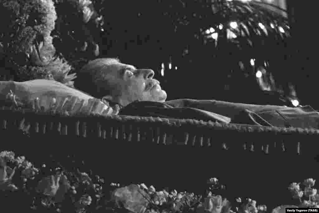 The body of Stalin was kept on display inside the House of the Unions until March 9, when it was carried out for its final journey to Red Square. 