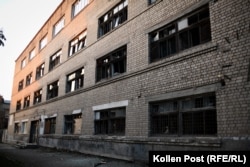 A factory that formerly made centrifugal compressors in the town of Derhachi, north of Kharkiv, was struck by an aerial bomb.