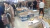 Pensiyalar veriləndən sonra marketdə qələbəlikdir