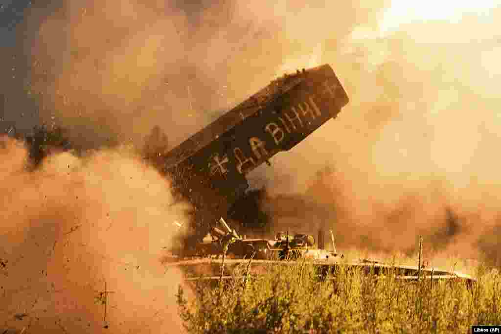 The effective range of the unit is approximately 6 kilometers. The combination of intense heat, blast, and shock wave produced by the thermobaric rocket is especially potent against entrenched positions.