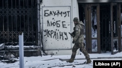 Olesya Ovchinnikova and her husband were detained in a Russian restaurant for simply discussing the war in Ukraine. (file photo)
