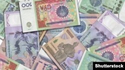 The Uzbek som has depreciated nearly 15 percent since the beginning of Russia's full-scale invasion of Ukraine.