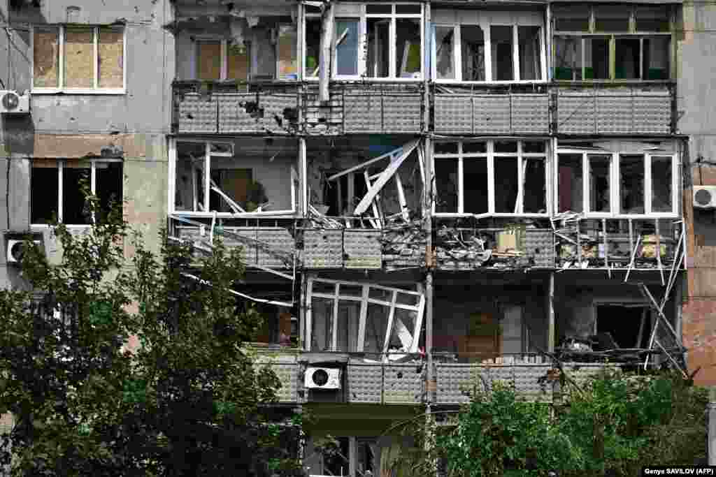 Despite having no intact buildings or functioning utilities, the frontline town of Avdiyivka is home to 1,719 residents. "Around 60 percent are people aged 65 and over," Barabash said. 