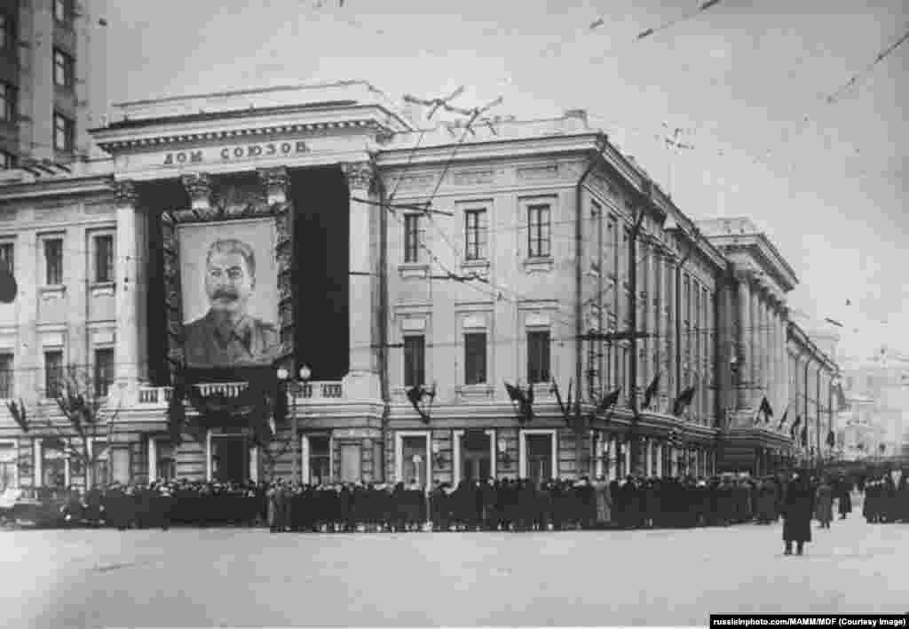 This was the scene half a kilometer north of Red Square on March 6, 1953, as crowds gathered to view the body of Josef Stalin inside Moscow’s House of the Unions.