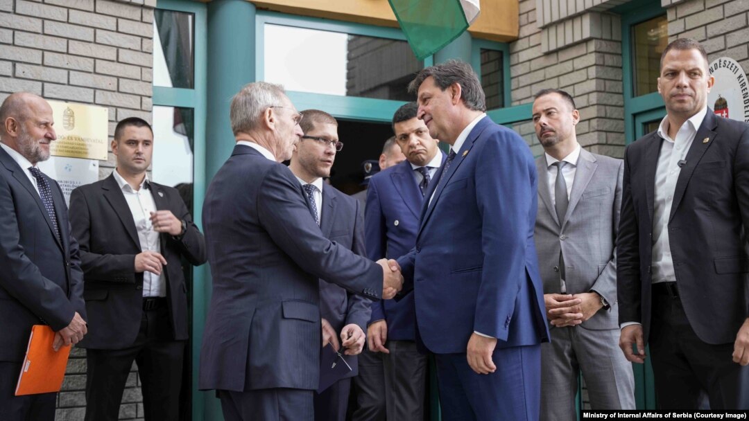 Sastanak ministara unutrašnjih poslova Srbije i Mađarske, Bratislava Gašića (D) i Šandora Pintera, na graničnom prelazu Reska, 30. oktobar 2023.