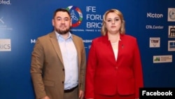 Лідер партії «Шанс» Олексій Лунгу та лідерка партії «Відродження» Ірина Лозован перебувають у розшуку після засудження в березні 2025 року у справі про політичну корупцію. На фото: конференція в Москві у 2024 році