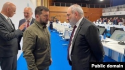 Իսպանիա - Հայաստանի վարչապետ Նիկոլ Փաշինյանի և Ուկրաինայի նախագահ Վլադիմիր Զելենսկու զրույցը Գրանադայում Եվրոպական քաղաքական համայնքի գագաթնաժողովի շրջանակում, 5-ը հոկտեմբերի, 2024թ.