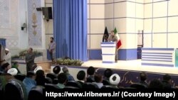علیاکبر زارعی در این همایش از «ظاهر نامناسب» دختران و پسران جوان اهل افغانستان در قم انتقاد کرد
