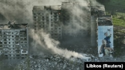 Ukrainanyň Donetsk sebitindäki Bahmut şäheri Ukrainanyň goşuny öňe süýşende, rus güýçleri bilen iň gazaply söweşleriniň geçirilýän ýeri boldy. 2023-nji ýylyň 26-njy apreli.
