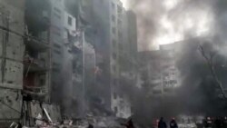 Разрушенный дом в Чернигове, счет жертвам, по данным властей, идёт на десятки