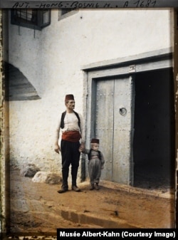 Koniçde ogly bilen duran serb, Bosniýa we Gersegowina, 1912-nji ýyl.
