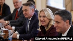 Еврокомесарот за соседство и проширување Оливер Вархеји за време на состанокот со членовите на Претседателството на БиХ Денис Беќировиќ, Жељко Комшиќ и Жељка Цвијановиќ во Сараево