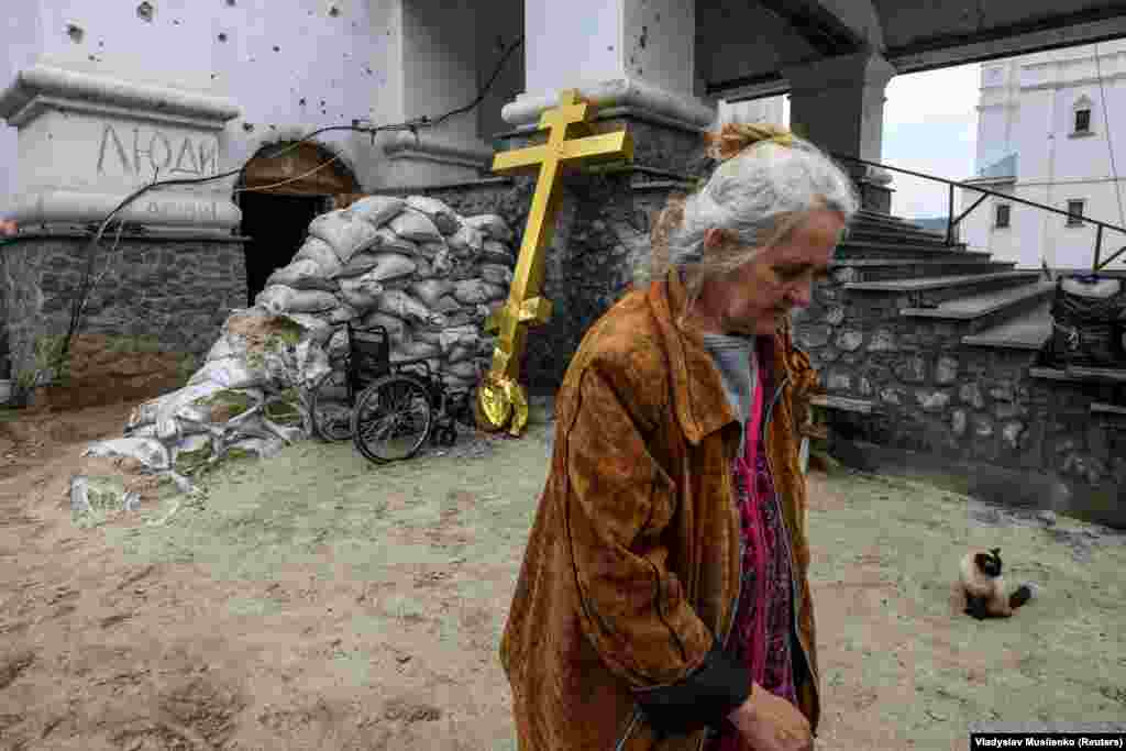 Russian air strikes targeting the nearby bridge and Ukrainian troop positions repeatedly hit the monastery, where hundreds of internally displaced people had sought refuge. 