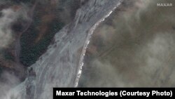 A Maxar satellite image shows a huge traffic jam near the Russia border with Georgia on September 25.