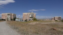 Գյումրիում երկրաշարժից հետո՝ մեկ կիսակառույց թաղամաս, երկու շենք ու անլուծելի խնդիրներ