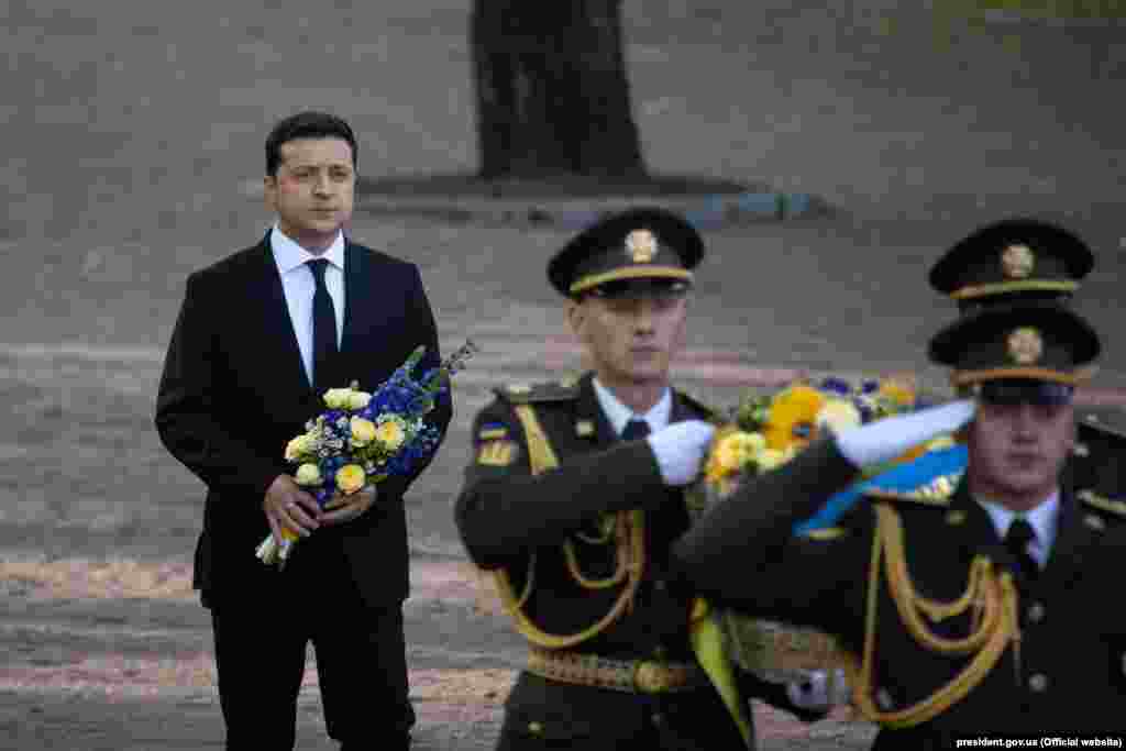 Президент Украины Владимир Зеленский назвал сохранение памяти о Второй мировой войне и о трагедии Бабьего Яра и Холокоста «нашим долгом перед будущими поколениями»