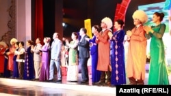 Performers wrap up a show celebrating Turkmenistan's Days Of Culture in 2014. 