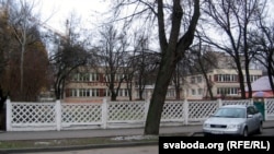 Дзіцячы садок насупраць кірхі ў Горадні — на месцы лютэранскіх могілак
