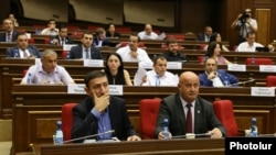 Фракция «Мой шаг» во время заседания парламента (архив)
