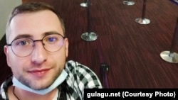 Белорусский программист Сергей в парижском аэропорту "Шарль де-Голль", 16 октября 2021
