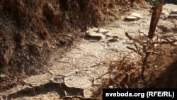 А гэта XX стагодзьдзе — сьляды таго самага палацу Сьвятаполк-Мірскіх