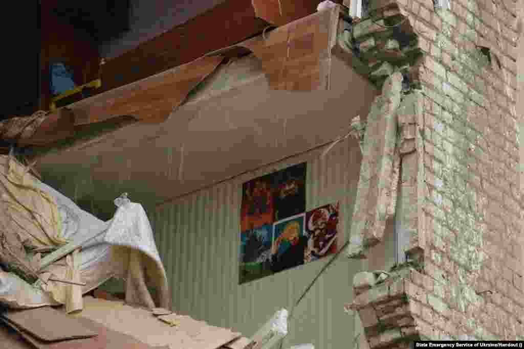 Russian forces have increased shelling and air strikes against Kharkiv and surrounding areas as they push deeper into Ukraine's Donbas region.