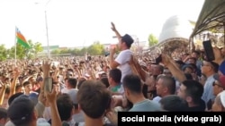 Халқаро инсон ҳуқуқлари ташкилотлари Нукус воқеалари чоғида тинч намойишчиларга қарши ҳаддан зиёд куч қўлланилганини айтиб келишади