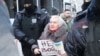 24 февральдә Петербурда сугышка каршы митинг