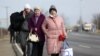 Много украинци напускат домовете си.