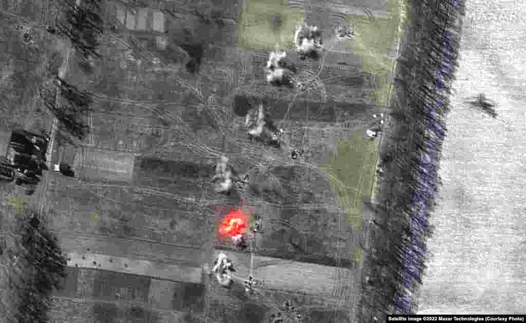 A closer view of Russian artillery firing in Ozera.