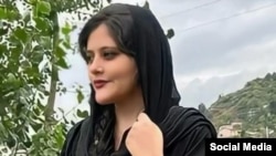 مهسا امینی