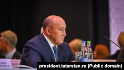 Татарстан дәүләт шурасы рәисе урынбасары, Татарстан президенты каршындагы "Татар теле һәм туган телләр комиссиясе" рәисе Марат Әхмәтов