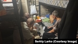 Приміщення, у якому утримують українців у буферній зоні на російсько-грузинському кордоні