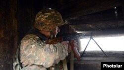 Военнослужащий ВС Армении (архив)