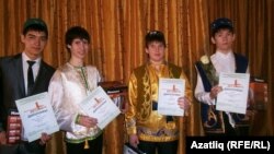 Бәйге җиңүчеләре сулдан уңга: Вилнур Адилов, Артур Максимов, Эдуард Никитин, Илшат Сәлимгәрәев