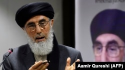 Gulbuddin Hekmatyar, leader of the Hezb-e Islami party in Afghanistan, speaks at an event in Islamabad. (file photo)