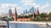 Кыргыз-орус өнүктүрүү фондунун жетекчиси Нурсулу Ахметова президенттин кабыл алуусунда. 