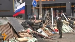 Pro-Russian Demonstrators Remain Near Luhansk SBU Headquarters