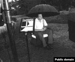 Poză din dosarul lui Manafort, nedatată: președintele ucrainean Viktor Ianukovic în cursul unei întrevederi cu consilieri