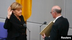 Германи -- Канцлеран даржехь кхозлагIа а тIечIагIйина Меркель Ангела, ГIур17, 2013