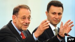 Хавиер Солана на прес конференција со Никола Груевски