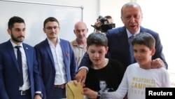 Թուրքիայի նախագահն ընտրատեղամասում, 24-ը հունիսի, 2018թ․