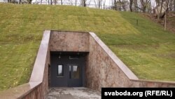 Гомельская «залатая» прыбіральня. Фотагалерэя