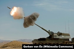 A holland hadsereg használ egy Panzerhaubitze 2000 típusú önjáró löveget Afganisztánban 2009. február 28-án