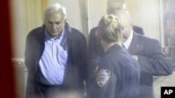 Dominique Strauss-Kahn, adus la curtea de justiţie, New York